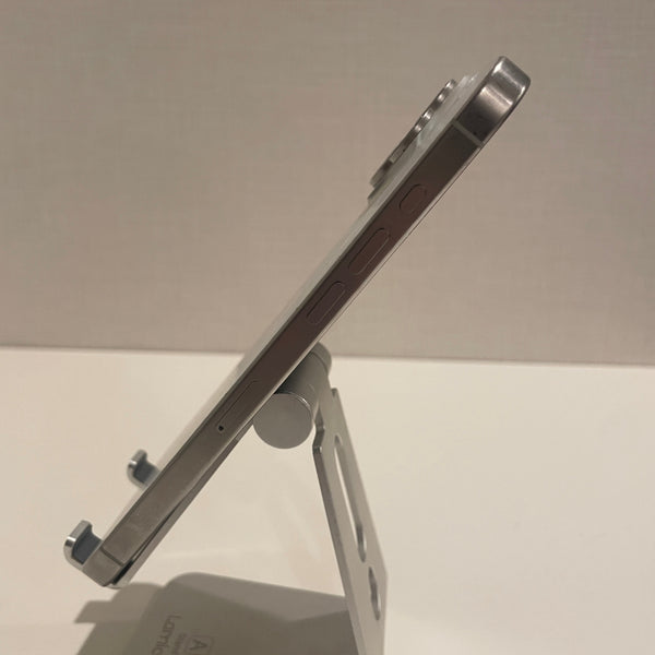 【ジャンク品】iPhone15 Pro Max ホワイトチタニウム 256GB 電池残量不明