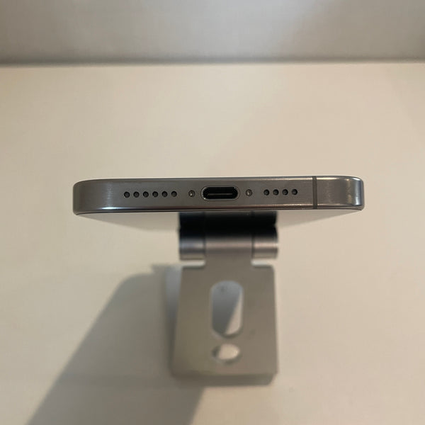 iPhone15 Pro Max ナチュラルチタニウム 256GB 電池残量91%