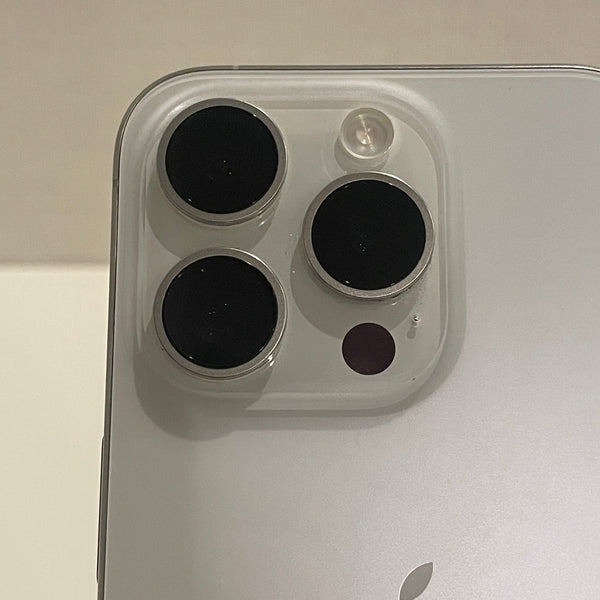 【訳あり】iPhone15 Pro ホワイトチタニウム 128GB 電池残量87%