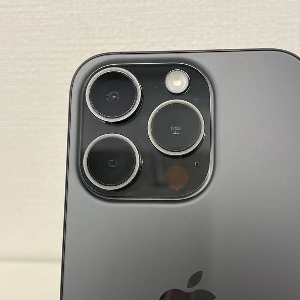 iPhone15 Pro ブラックチタニウム 128GB 電池残量87%