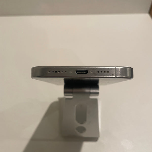 【ジャンク品】iPhone15 Pro Max ホワイトチタニウム 256GB 電池残量不明