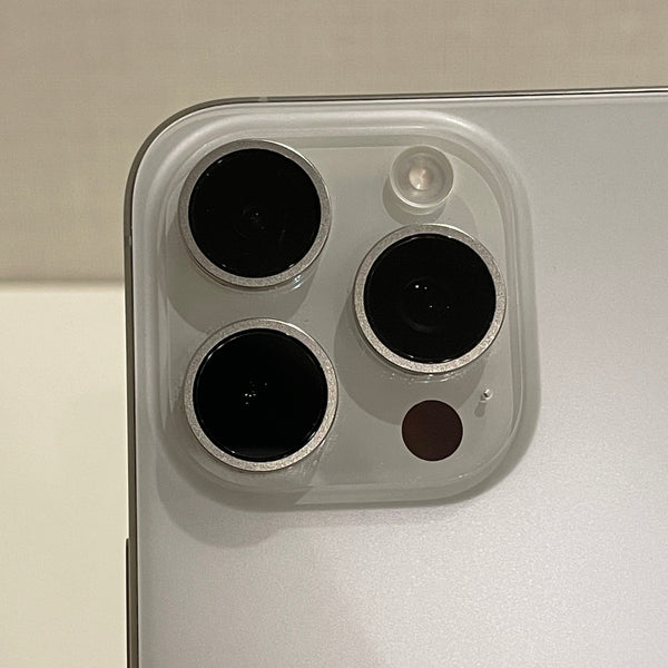 【訳あり】iPhone15 Pro Max ホワイトチタニウム 256GB 電池残量89%