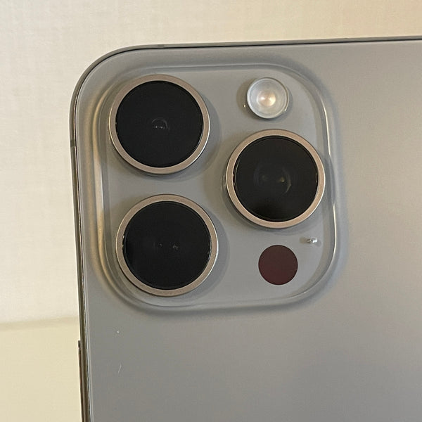 【訳あり品】iPhone15 Pro Max ナチュラルチタニウム 256GB 電池残量81%