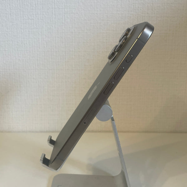 iPhone15 Pro ナチュラルチタニウム 256GB 電池残量79%