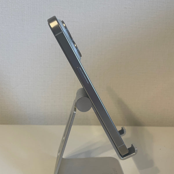 iPhone15 Pro ホワイトチタニウム 128GB 電池残量85%